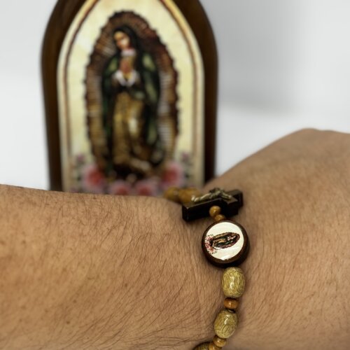 Pulsera Madera Gudalupe con Cruz